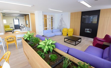 crisis-hero-lounge