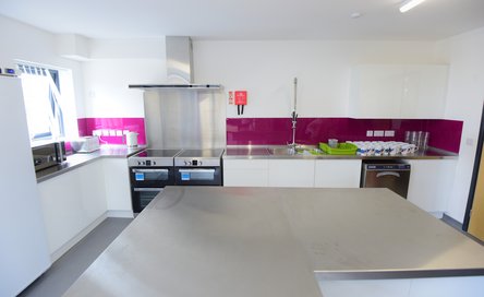 accommodation-options-gallery-kitchen