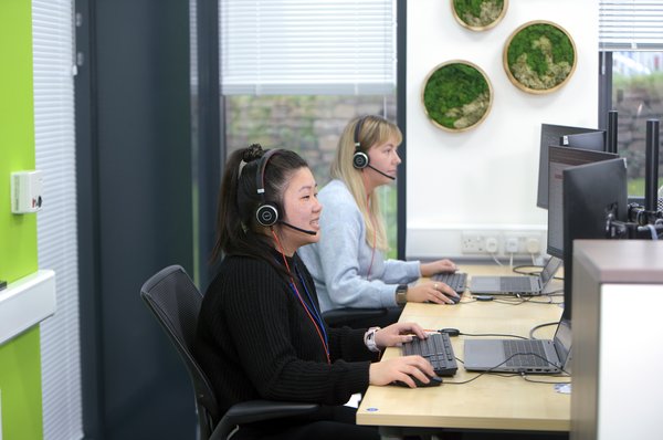 contact-us-hero-calls