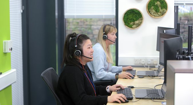 contact-us-hero-calls