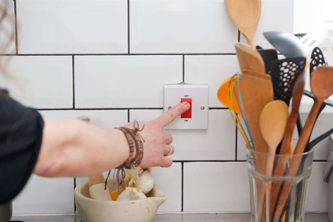 electrical-safety-gallery-switch