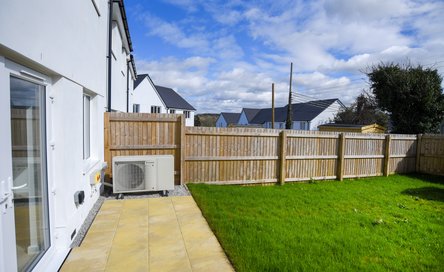 sustainability-hero-heat-pump-fence