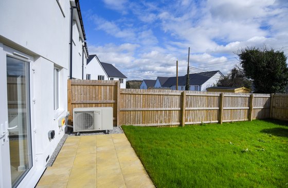 sustainability-hero-heat-pump-fence