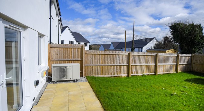sustainability-hero-heat-pump-fence