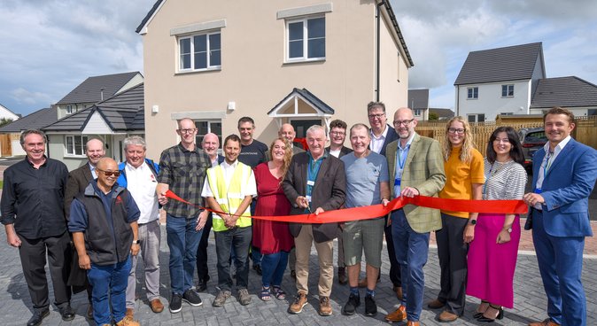 article-Goonhavern-ribbon-cutting