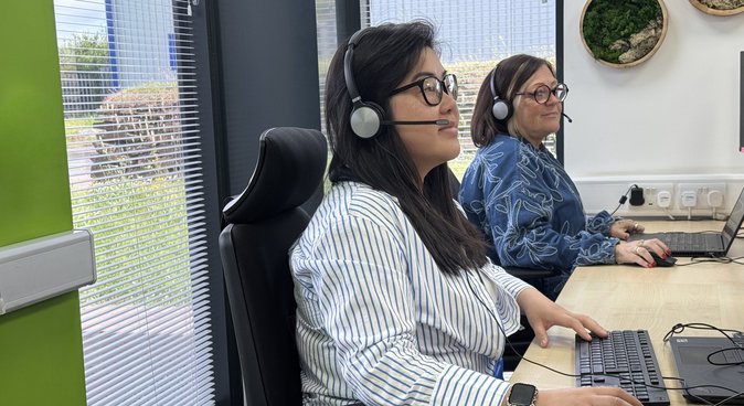 contact-us-hero-calls