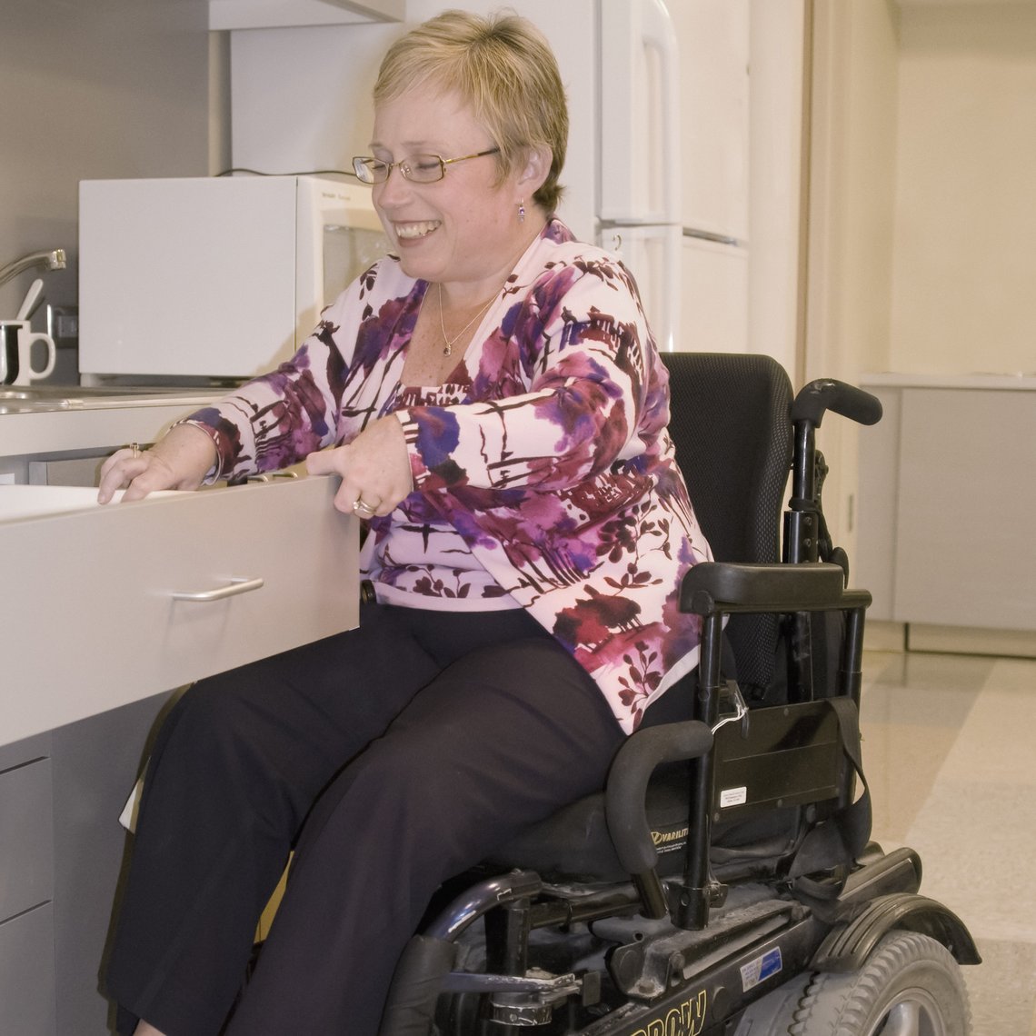 aids-adaptations-gallery-kitchen